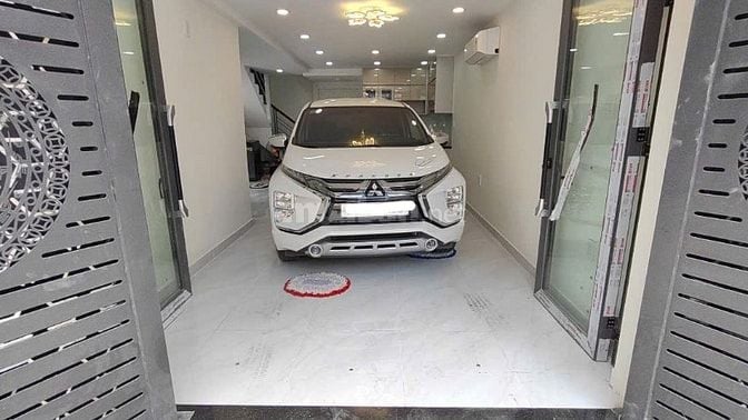 BÁN GẤP TRONG TUẦN - HẺM XE TẢI Nguyễn Văn Trỗi - 2 tầng, 2PN, 2WC