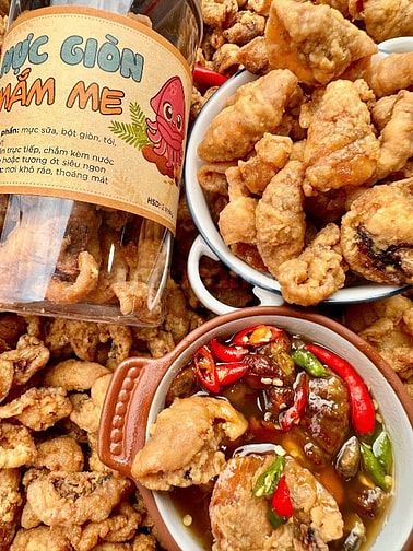 Hủ 250gr Mực sữa chiên giòn lắc đều với tỏi ớt
