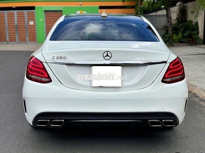 Bán Mercedes Benz C250 AMG Màu Trắng Nội Thất Kem