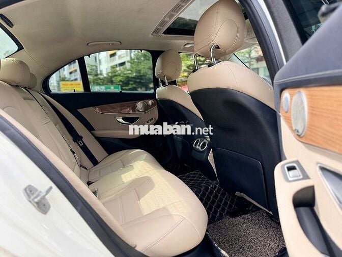 Bán Mercedes Benz C250 AMG Màu Trắng Nội Thất Kem