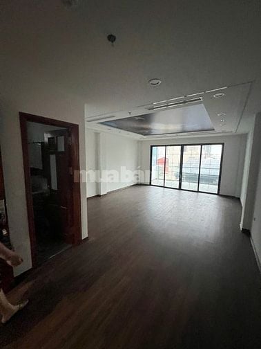 Cho thuê tòa nhà Nguyên Hồng:70m2, 8 tầng, giá 75tr