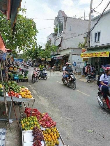 KẸT TIỀN BÁN NHÀ TRONG CHỢ BÌNH CHÁNH 790TR CHO THUÊ 20TR/THÁNG 100M2