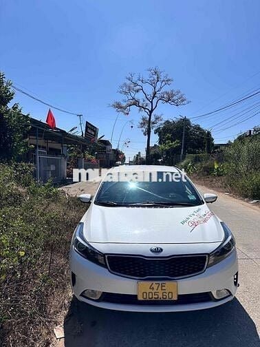 Kia Cerato 2017 1.6 MT - 130000 km