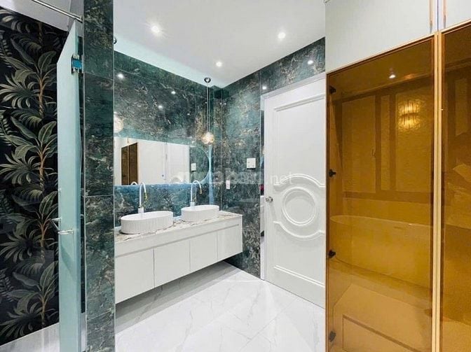Bán nhà giá mềm Cách Mạng Tháng 8,Q10. 33,3m2/2tỷ350 SHR