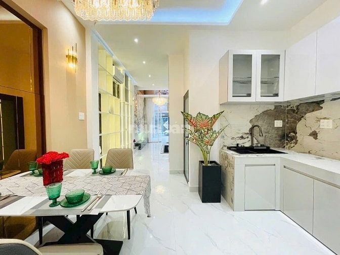 Bán nhà giá mềm Cách Mạng Tháng 8,Q10. 33,3m2/2tỷ350 SHR