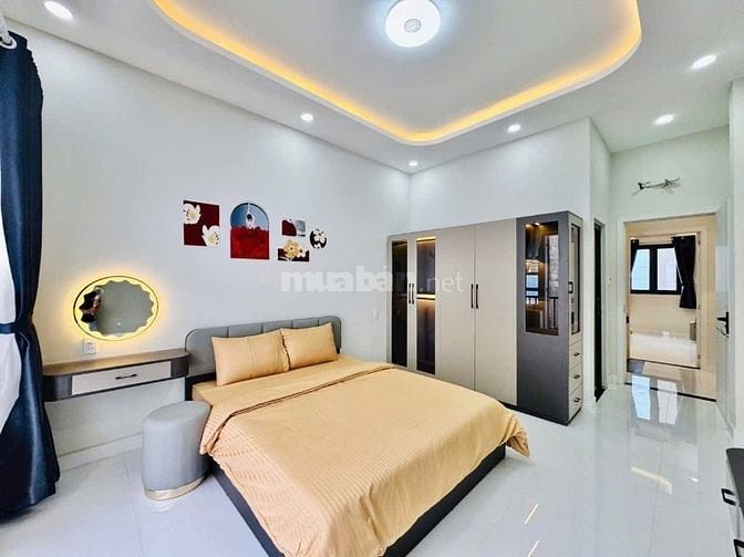 Gấp! Bán nhà 45m2 xây 3 tầng đường Đoàn Văn Bơ,Q4.Gần chợ 200.Sổ riêng