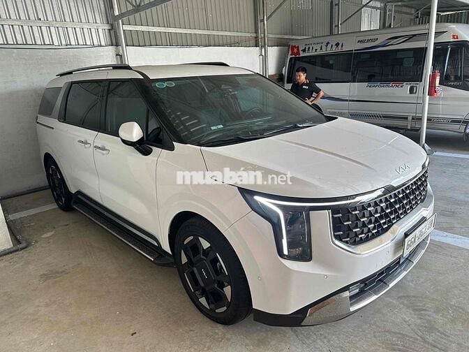 carnival sx 2024, mẫu 2025 Premium 8S - 17000 km