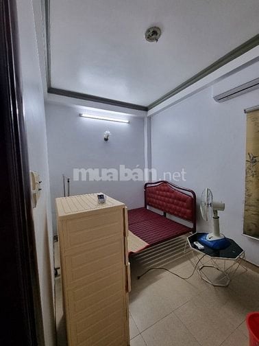 Cho nữ thuê phòng, có sẵn máy lạnh.