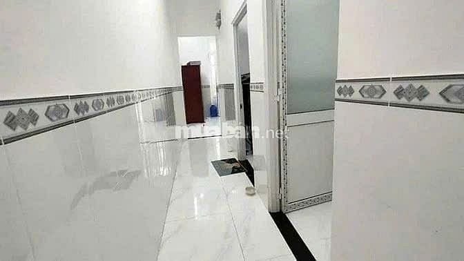 BÁN GẤP CĂN NHÀ CÂP 4 đi định cư nước ngoài giá 890tr SHR