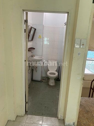 Cho thuê nguyên căn 3 lầu 3 phòng ngủ tại hẻm Trần Quang Diệu Quận 3