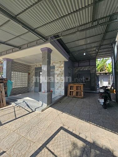 Bán căn nhà 2 MT ở Đ. Phạm Thị Thàng , Củ Chi 140m2 SHR giá 850tr
