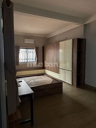 Cho thuê hẻm VIP Bạch Đằng, Sân Bay. 5,5x17m. Trệt lầu. Giá 18 triệu 
