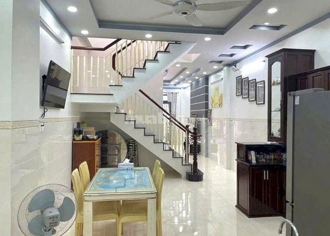 Kẹt tiền rồi nên phải bán nhà ngay Chợ Đầu Mối Hóc Môn, dt 72m2, 720tr