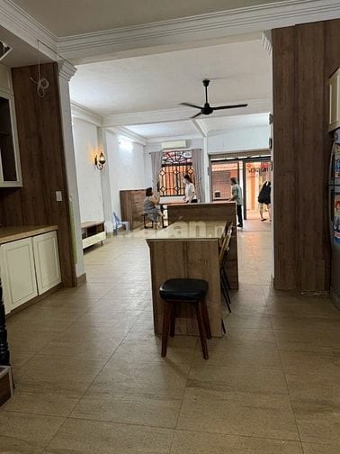 Cho thuê hẻm VIP Bạch Đằng, Sân Bay. 5,5x17m. Trệt lầu. Giá 18 triệu 