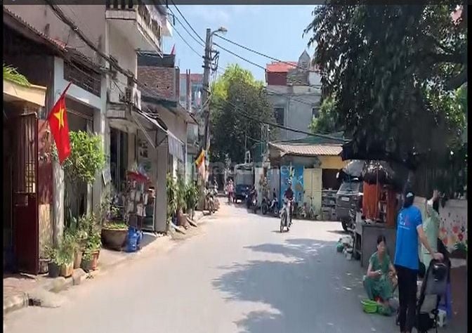 Bán đất Trâu Quỳ Gia Lâm 76m², gần chung cư Đặng Xá, chỉ 7.6 tỷ, kế Gr