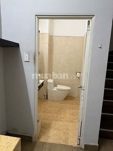 Cho thuê hẻm VIP Bạch Đằng, Sân Bay. 5,5x17m. Trệt lầu. Giá 18 triệu 