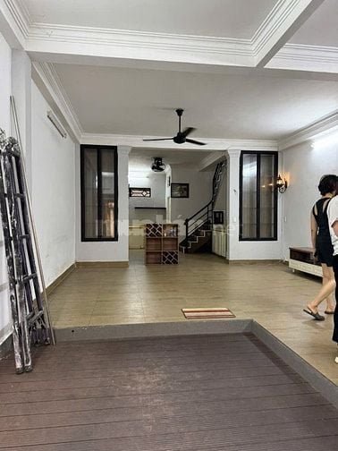 Cho thuê hẻm VIP Bạch Đằng, Sân Bay. 5,5x17m. Trệt lầu. Giá 18 triệu 