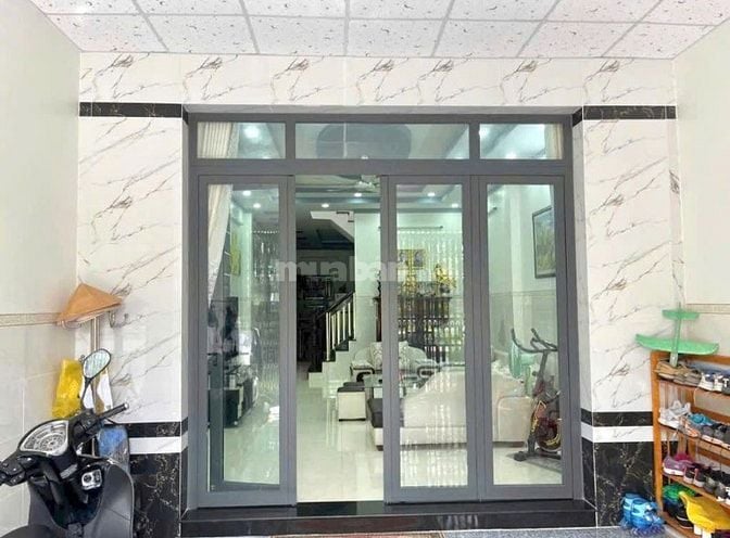 Kẹt tiền rồi nên phải bán nhà ngay Chợ Đầu Mối Hóc Môn, dt 72m2, 720tr