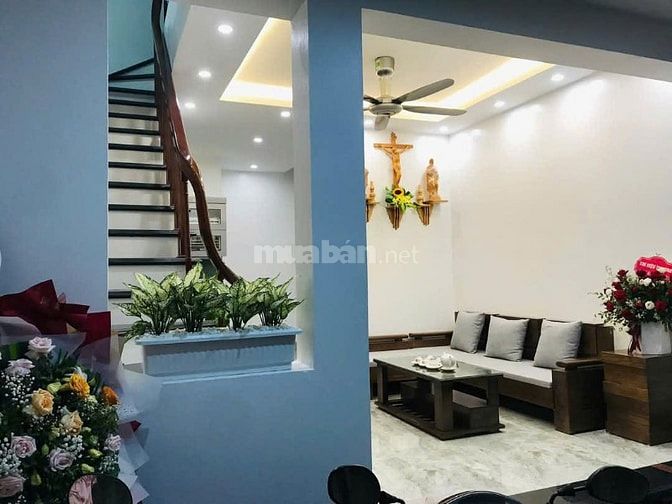 NAM TỪ LIÊM - Ô TÔ ĐỖ CỬA - NỘI THẤT FULL- 6.66TỶ(thương lượng mạnh)