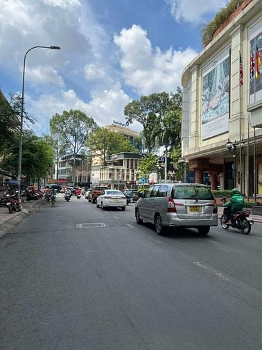 H4m Trần Bình Trọng, P1,Q5 . 3,8m dài 10, cấp 4 . 6,5 tỷ