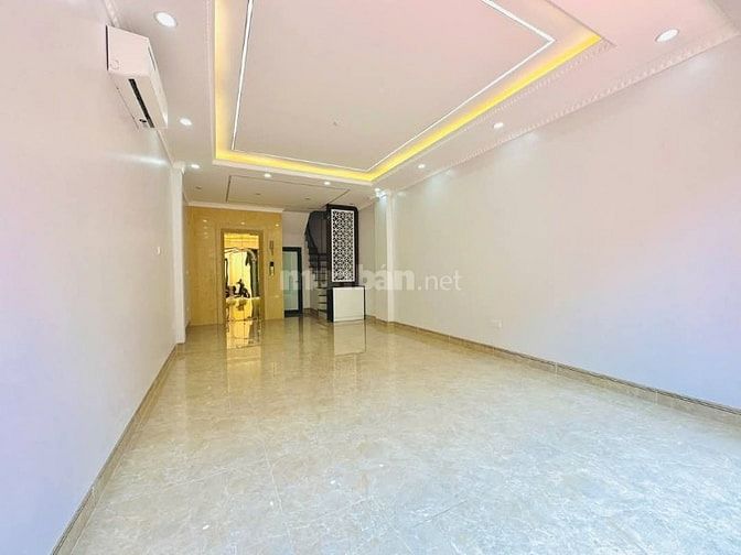 Bán nhà Xây Mới Cầu Giấy gần ĐH GTVT 40m2 6 tầng thang máy 4m MT 4PN