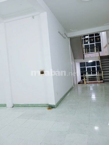 C.CHU Cho thuê nguyên căn 60m2, đầu ngõ thông , kd tấp nập