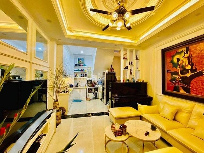 Siêu phẩm Nhà mặt ngõ Pháo Đài Láng xây 5T DT32m2 giá 7.2 tỷ