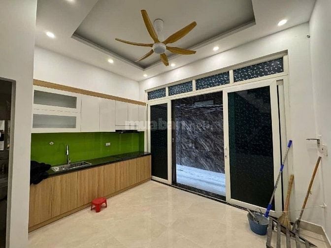 Cho thuê nhà 5 tầng full nội thất