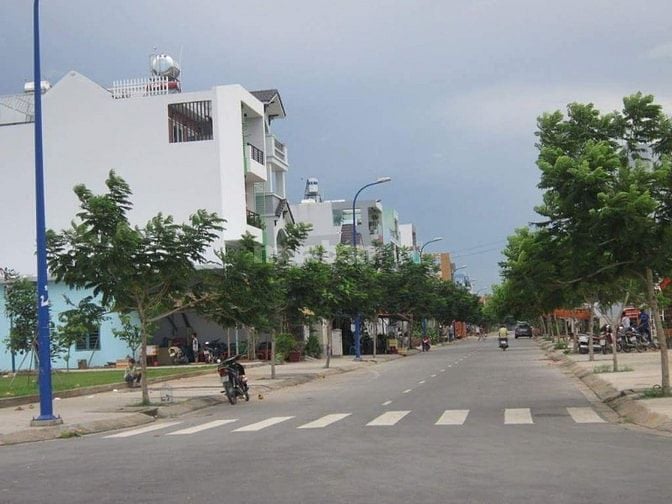 10x26 mặt tiền đường 16m, trung tâm Huyện,cách TP chỉ 15p,thổ cư 100% 