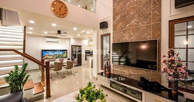 Bán nhà HXH 6m Cách Mạng Tháng 8 P.10, Q.3 (DT:4x15) 3 lầu vuông vức