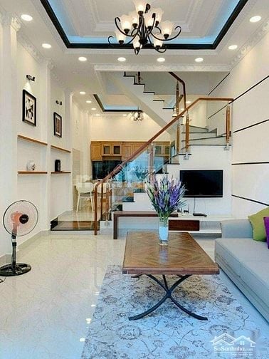 Bán nhà HXH 6m Cách Mạng Tháng 8 P.10, Q.3 (DT:4x15) 3 lầu vuông vức