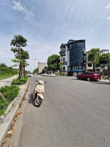 Bán gấp lô đất phố Tư Đình, Long Biên - Phân lô A38 - 140m2 - 17 tỷ