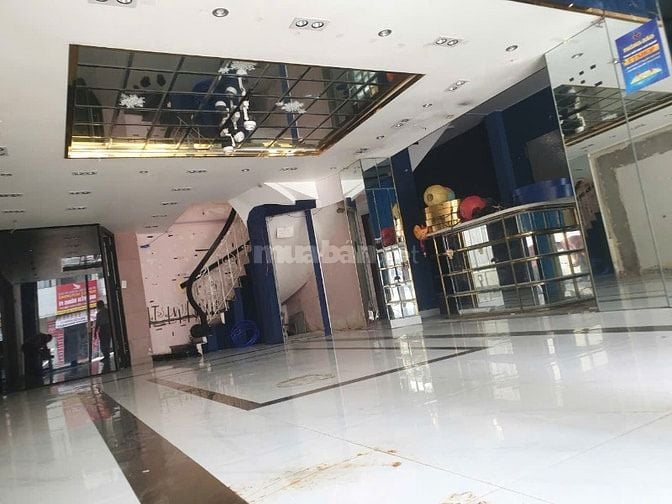 Cho thuê nhà mặt tiền kinh doanh đường Nguyễn Trãi, PHường 7, Quận 5