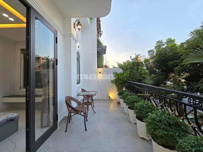 Chính chủ bán nhà An Dương Vương, Q.8 giá 2Tỷ650 DT: 70m2 hẻm 8m oto