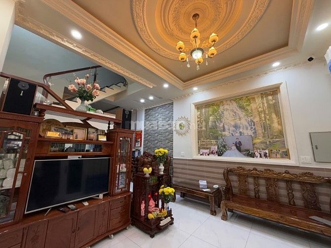 Lý Phục Man Cần Bán Gấp Căn Nhà 4 Tầng 5*13.2 Nhỉn 11 tỉ