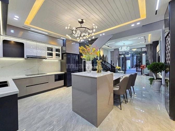 Chính chủ bán nhà An Dương Vương, Q.8 giá 2Tỷ650 DT: 70m2 hẻm 8m oto