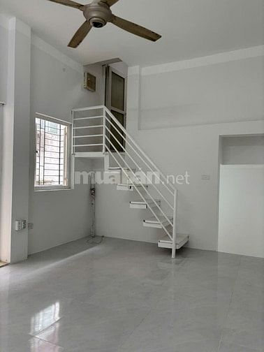 Cho thuê nhà phố Bà Triệu, quận Hai Bà Trưng Hà Nội, cách mặt phố 20m