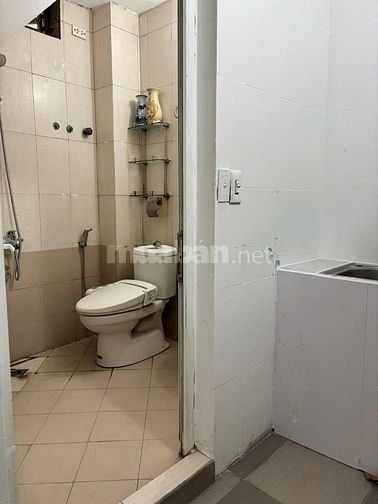 Cho thuê nhà phố Bà Triệu, quận Hai Bà Trưng Hà Nội, cách mặt phố 20m