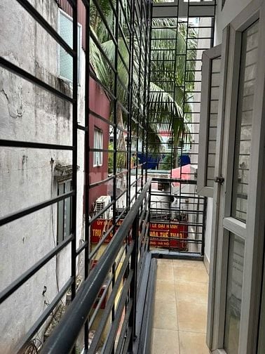 Cho thuê nhà phố Bà Triệu, quận Hai Bà Trưng Hà Nội, cách mặt phố 20m