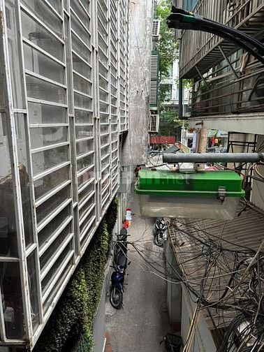 Cho thuê nhà phố Bà Triệu, quận Hai Bà Trưng Hà Nội, cách mặt phố 20m