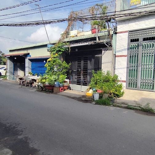 Nhà MT đường Hoa Vàng, gần uỷ ban ngay chợ, nhận nhà ở ngay chỉ 575tr