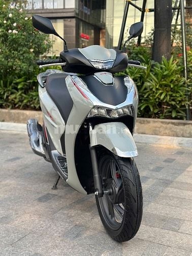 Cần bán Siêu Phẩm SH 160 ABS 4/2025 xám xi măng chạy 400km siêu mới