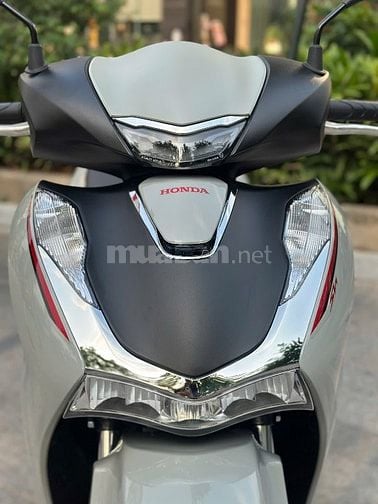 Cần bán Siêu Phẩm SH 160 ABS 4/2025 xám xi măng chạy 400km siêu mới