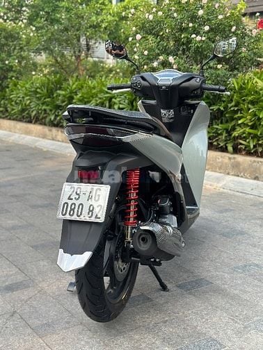 Cần bán Siêu Phẩm SH 160 ABS 4/2025 xám xi măng chạy 400km siêu mới