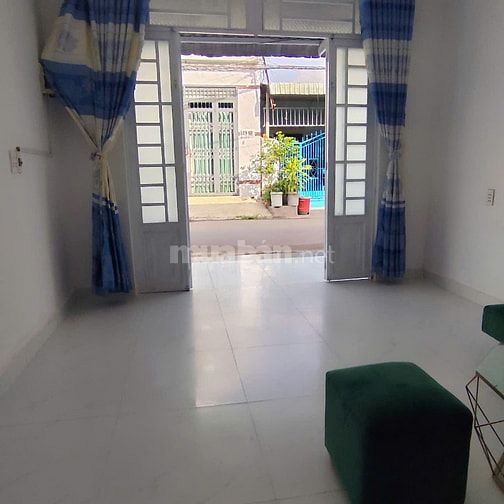 Nhà MT đường Hoa Vàng, gần uỷ ban ngay chợ, nhận nhà ở ngay chỉ 575tr