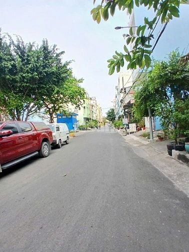 CHẤT CHƠI ! NHÀ GÓC 2 MẶT TIỀN ĐƯỜNG SỐ 42 Q6 (5X18) 3 LẦU. CHỈ 15 TỶ 