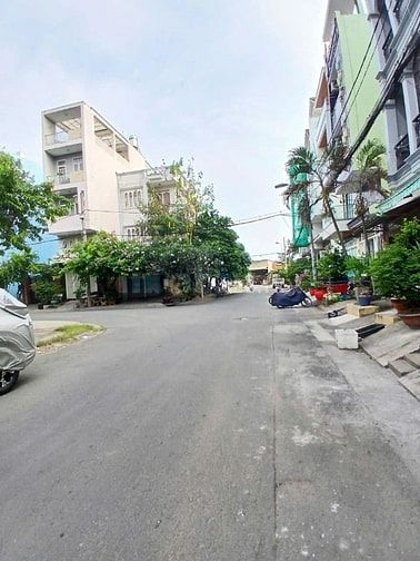 CHẤT CHƠI ! NHÀ GÓC 2 MẶT TIỀN ĐƯỜNG SỐ 42 Q6 (5X18) 3 LẦU. CHỈ 15 TỶ 