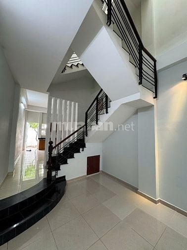 Cho thuê nhà trung tâm – sát Phan Xích Long – diện tích sàn 87m² 
