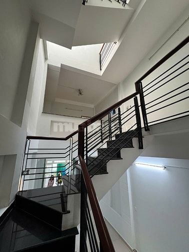Cho thuê nhà trung tâm – sát Phan Xích Long – diện tích sàn 87m² 