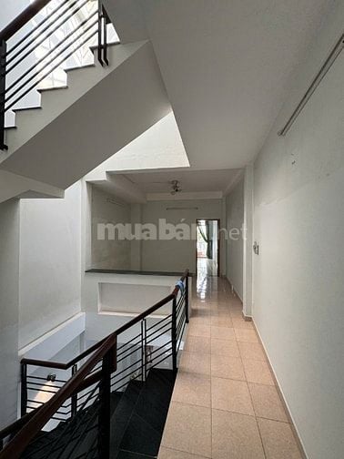 Cho thuê nhà trung tâm – sát Phan Xích Long – diện tích sàn 87m² 